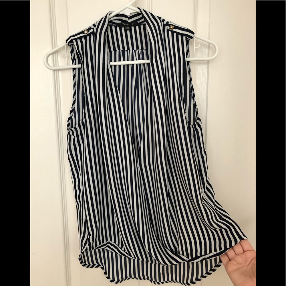 Forever 21 v-neck plunge blouse